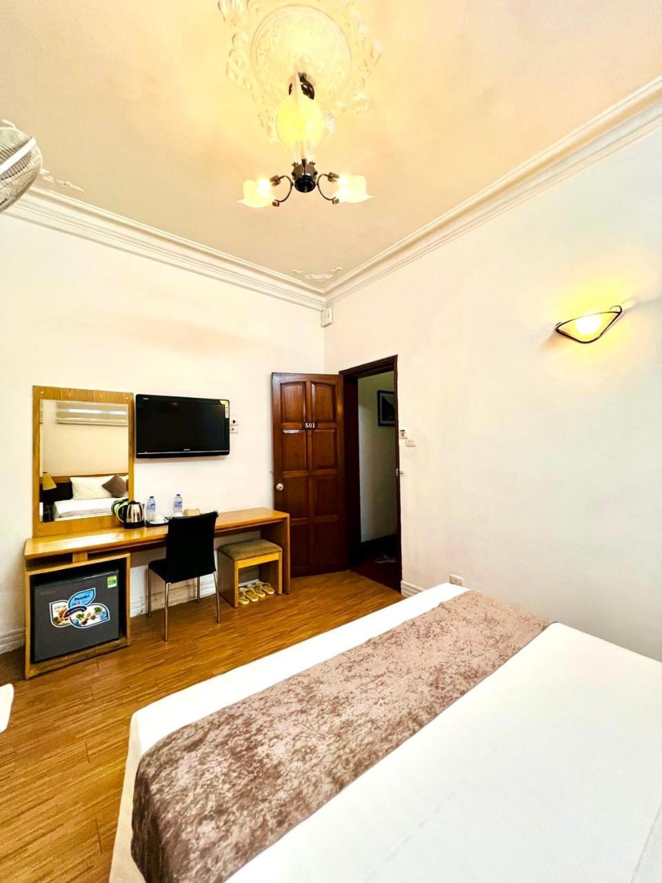 Hanoi Win Hotel & Travel Exteriör bild