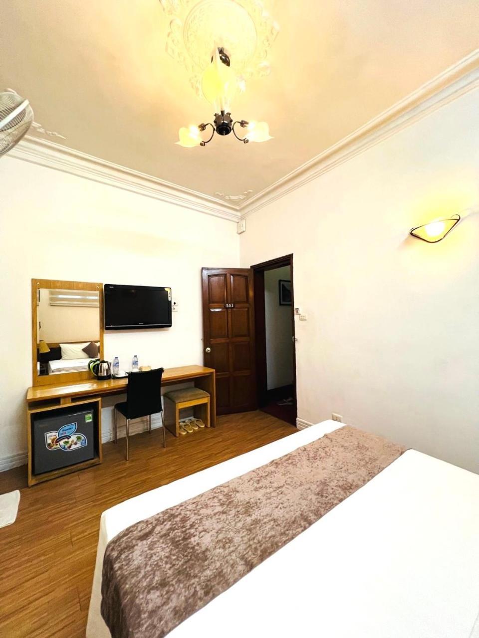 Hanoi Win Hotel & Travel Exteriör bild